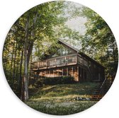 Dibond Wandcirkel - Houten Huis in Bos - 60x60cm Foto op Aluminium Wandcirkel (met ophangsysteem)