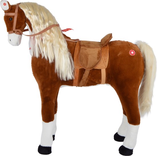 Bruin pluche paard met blonde manen, witte staart, zadel en hoofdstel.