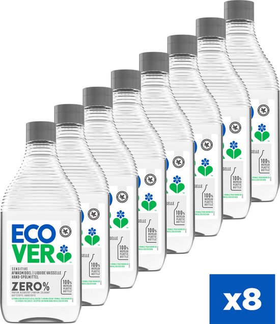 Rij van zeven doorzichtige plastic flessen met grijze doppen, met op de voorlabels het 'ECOVER' logo. Rechtsonder een blauw vierkant met 'x8'.