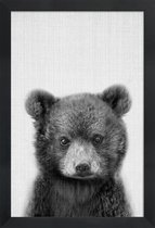 JUNIQE - Poster in houten lijst Beer zwart-wit foto -60x90 /Grijs &