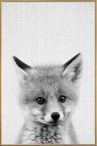 JUNIQE - Poster met kunststof lijst Baby vos - monochrome foto -20x30
