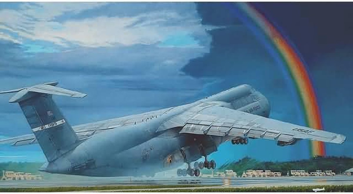 1:144 Roden 330 C-5B Galaxy Plastic kit