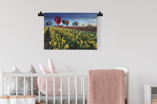 Tapisserie Tulipes - Montgolfières au-dessus d'un champ avec des tulipes Tapisserie coton 60x40 cm - Tapisserie avec photo