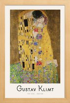JUNIQE - Poster in houten lijst Klimt - The Kiss -60x90 /Geel