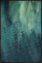 JUNIQE - Poster in kunststof lijst Forest In The Lake -40x60 /Groen &
