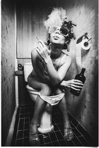 Poster Toilet Toiletposter - Vrouw op toilet - Sigaret - Wodka
