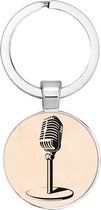 Akyol - Microfoon Sleutelhanger - Microfoon - Zanger of Zangeres - Leuk kado voor iemand die van zingen houd - 2,5 x 2,5 CM