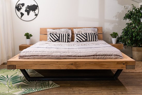 Bed van hout en staal - Bed Baarle Nasau - wood and steel - Inclusief Hoofdbord en nachtkastje - 200 x 200