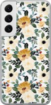 Leuke Telefoonhoesjes - Hoesje geschikt voor Samsung Galaxy S22 - Lovely flowers - Soft case - TPU - Bloemen - Geel