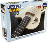 Puzzel Een semi-akoestische vijfsnarige basgitaar - Legpuzzel - Puzzel 1000 stukjes volwassenen