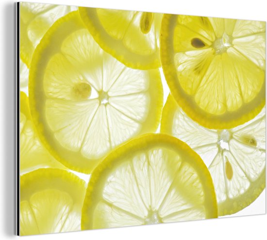 Wanddecoratie Metaal - Aluminium Schilderij Industrieel - Licht schijnt door citroen schijven in het water - 30x20 cm - Dibond - Foto op aluminium - Industriële muurdecoratie - Voor de woonkamer/slaapkamer