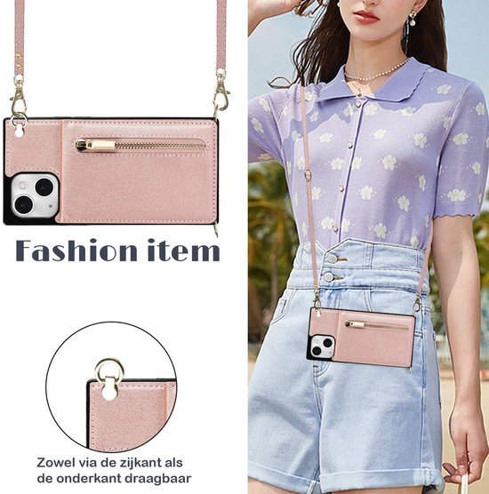 Model draagt een roze goudkleurig telefoonhoesje met portemonnee-functie en schouderband. Kan aan de zijkant of onderkant gedragen worden.