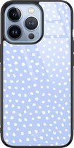 Hoesje geschikt voor iPhone 13 Pro - Paars lila stippen - Luxe Hard Case - Gestipt - Paars - Mooie Telefoonhoesjes