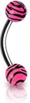Wenkbrauwpiercing tiger print roze ©LMPiercings
