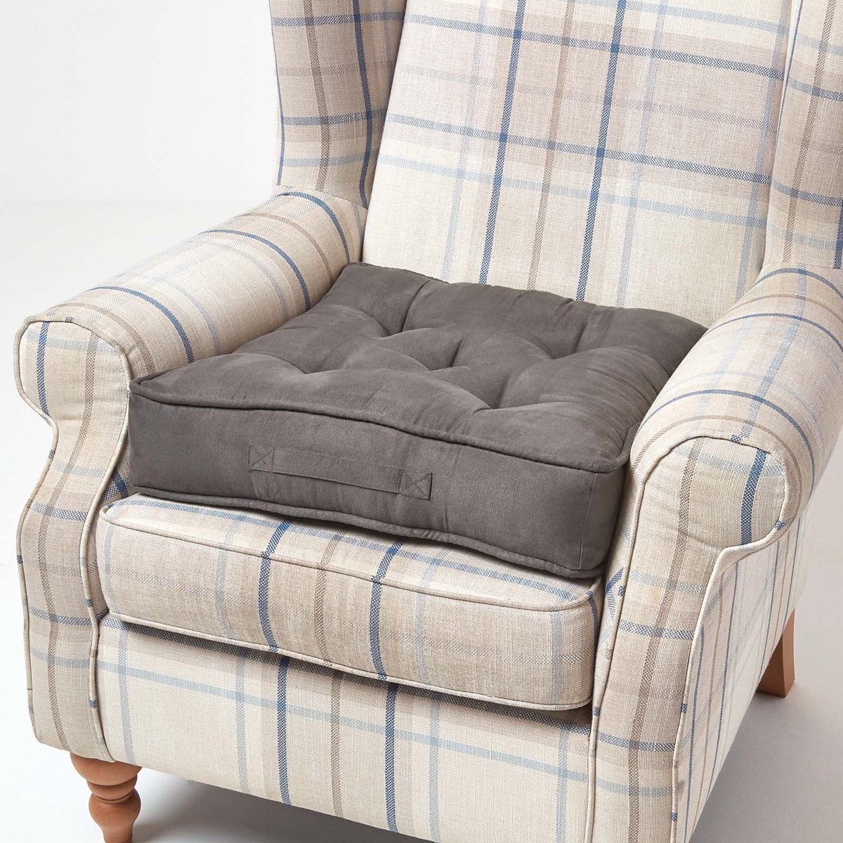 Homescapes Comfortabel fauteuilkussen met velours hoes - zitkussen taupegrijs, 50 x 50 cm Taupe grijs