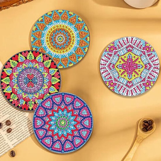 Diamond Painting Onderzetters - Vlinders is glas in lood stijl - Ronde steentjes Diamond Painting Onderzetters - Vlinders is glas in lood stijl - Ronde steentjes