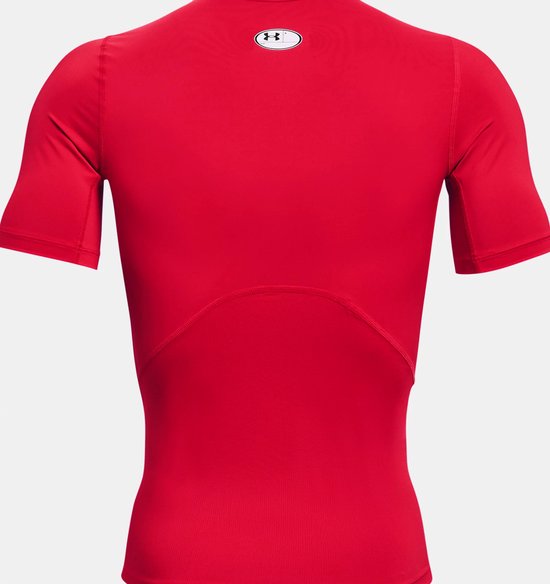 Rood sportshirt van Under Armour, korte mouwen, met logo op de rug.