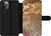 Bookcase Geschikt voor iPhone 11 Pro telefoonhoesje - Kleuren - Metaal - Roest print - Structuur - Abstract - Met vakjes - Wallet case met magneetsluiting