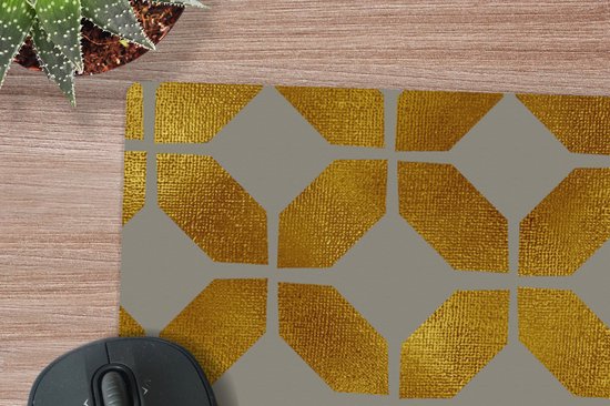 Muismat XXL - Bureau onderlegger - Bureau mat - Patronen - Goud - Figuur - Grijs - 90x60 cm - XXL muismat