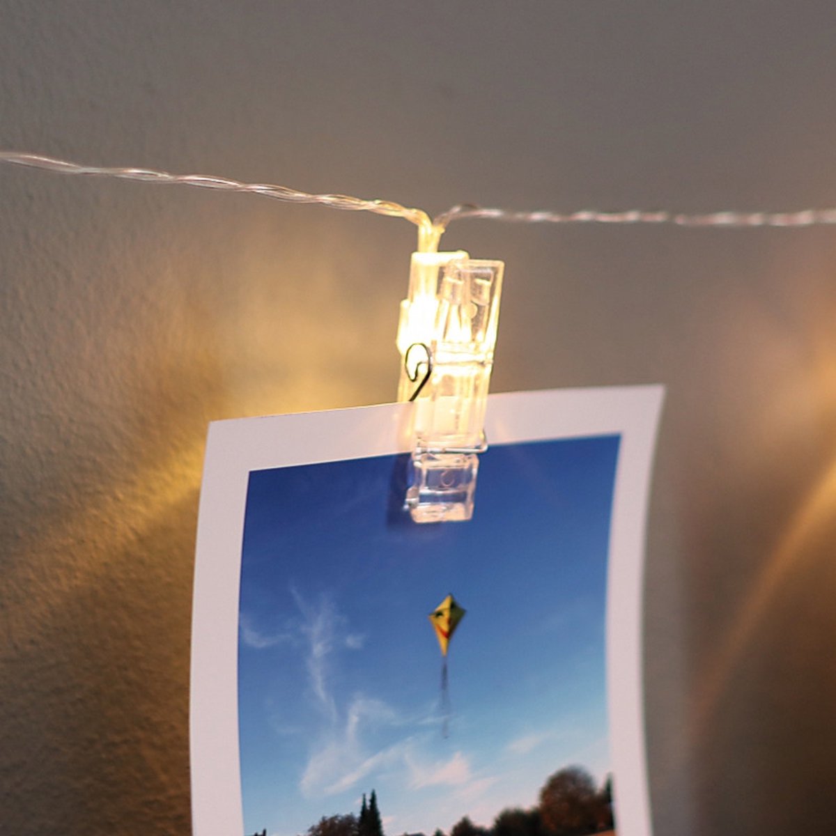 Foto/kaarten ophangen slingers met lichtgevende knijpertjes 150 cm - Foto  of kaart... | bol