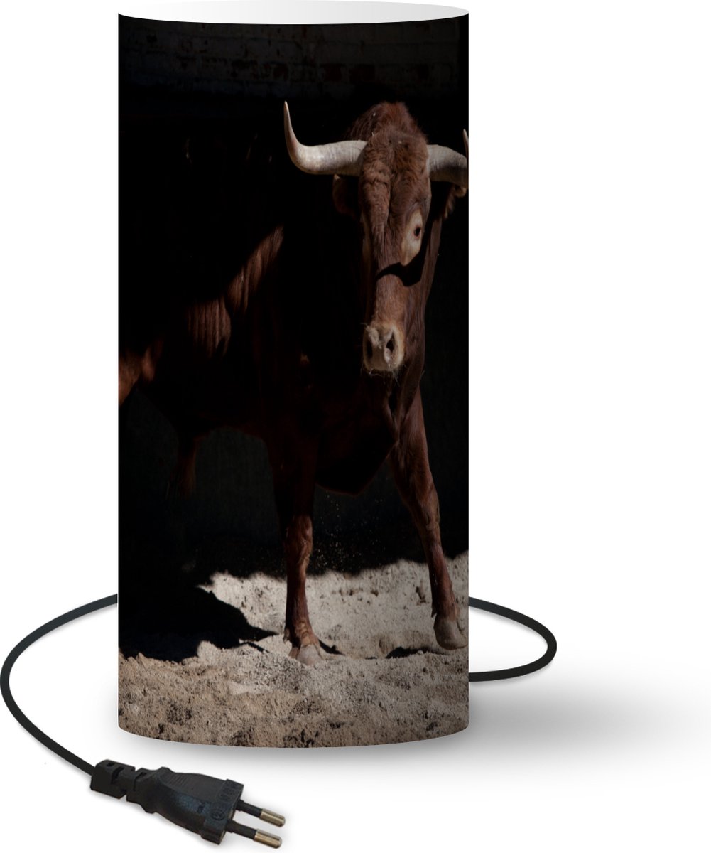 Lamp - Nachtlampje - Tafellamp slaapkamer - Een bruine stier zwarte achtergrond - 54 cm hoog - Ø24.8 cm - Inclusief LED lamp