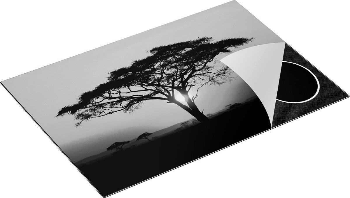 Chefcare Inductie Beschermer Zonsondergang Achter een Savanne Boom - Zwart Wit - 75x50 cm - Afdekplaat Inductie - Kookplaat Beschermer - Inductie Mat