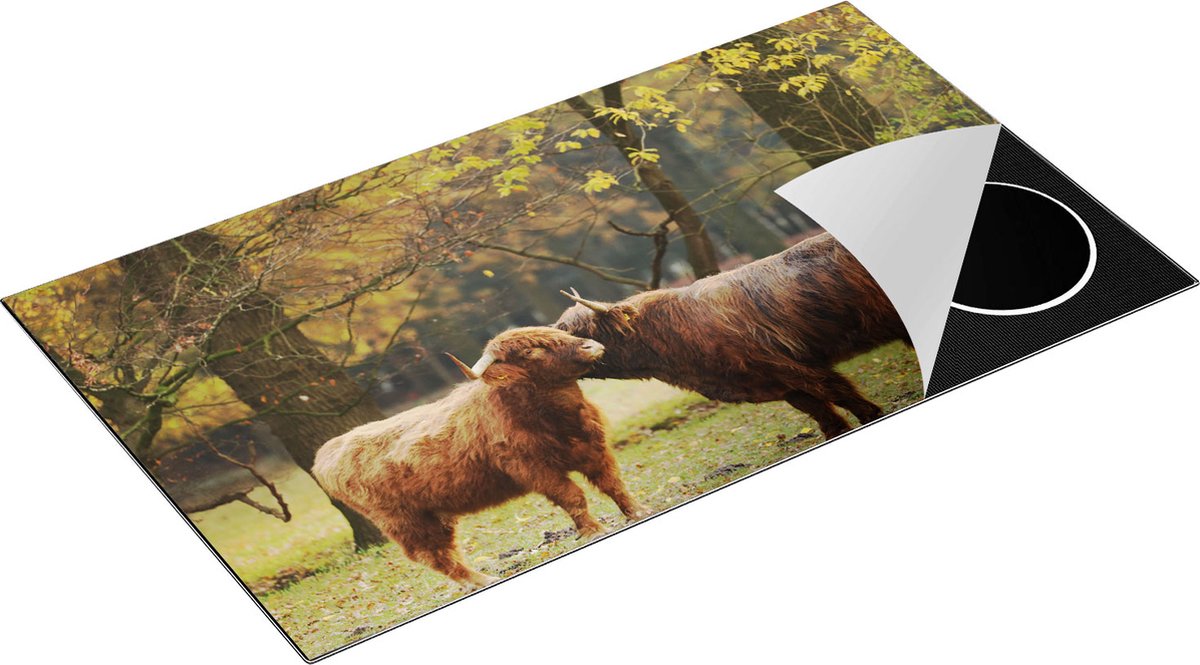 Chefcare Inductie Beschermer Twee Schotse Hooglanders Kussen Elkaar - Liefde - 90x55 cm - Afdekplaat Inductie - Kookplaat Beschermer - Inductie Mat