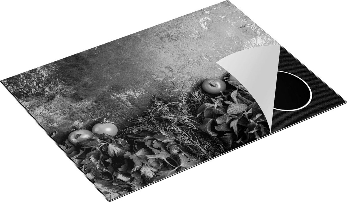 Chefcare Inductie Beschermer Groene Sla met Tomaten op Grijze Marmer - Zwart Wit - 70x52 cm - Afdekplaat Inductie - Kookplaat Beschermer - Inductie Mat