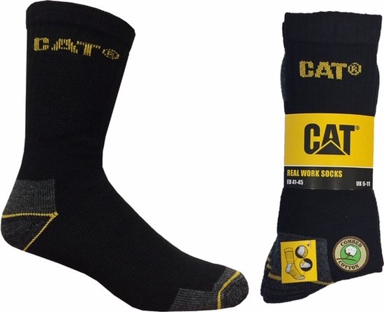 Een zwarte CAT werksok en een verpakking van 3 paar zwarte CAT sokken.