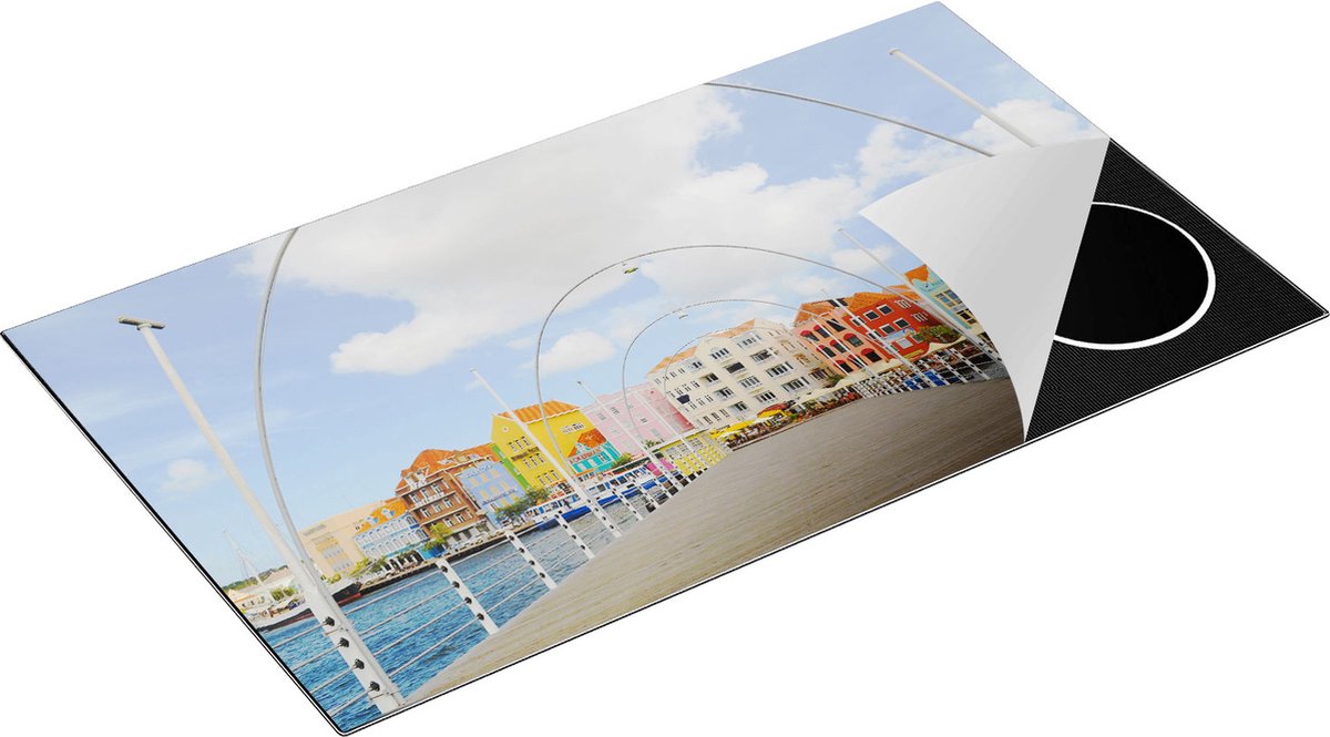 Chefcare Inductie Beschermer Willemstad Gekleurde Huisjes in Curaçao - 90x50 cm - Afdekplaat Inductie - Kookplaat Beschermer - Inductie Mat