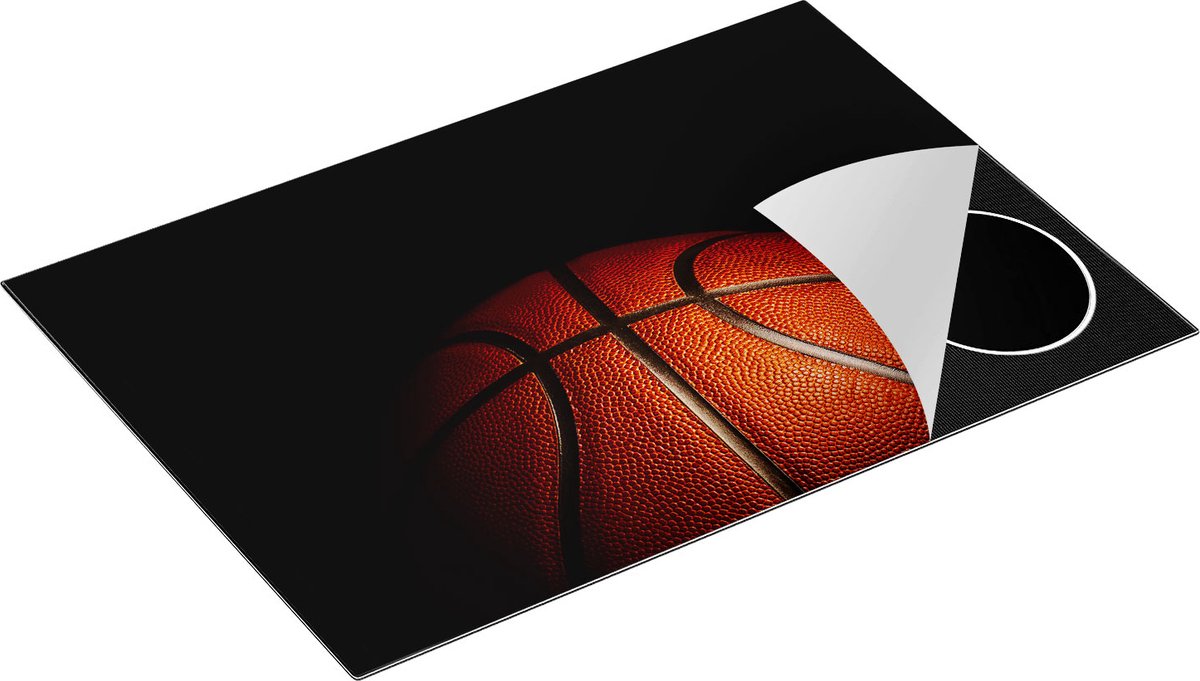 Chefcare Inductie Beschermer Basketbal op een Zwarte Achtergrond - 76x51,5 cm - Afdekplaat Inductie - Kookplaat Beschermer - Inductie Mat