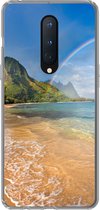 Geschikt voor OnePlus 8 hoesje - Een mooie regenboog bij Tunnels Beach op Hawaii - Siliconen Telefoonhoesje