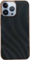 Mobigear Hoesje geschikt voor Apple iPhone 14 Pro Max Telefoonhoesje Hardcase | Mobigear Wavy Backcover | iPhone 14 Pro Max Case | Back Cover - Zwart