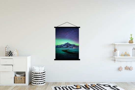 Porte-affiche avec affiche - Affiche scolaire - Berg - Aurores boréales - Suède - Neige - Vert - Hiver - 120x160 cm - Lattes noires