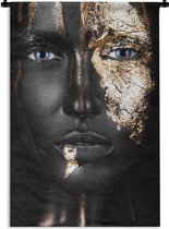 Wandkleed Black & Gold - Een vrouw met gouden details Wandkleed katoen 120x180 cm - Wandtapijt met foto XXL / Groot formaat!