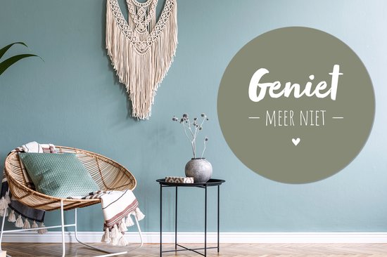 WallCircle - Wandcirkel 140x140 - Spreuken - Geniet meer niet - Zomer - Tekst - Genieten - Ronde schilderijen woonkamer - Wandbord rond - Muurdecoratie cirkel - Kamer decoratie binnen - Wanddecoratie muurcirkel - Woonaccessoires