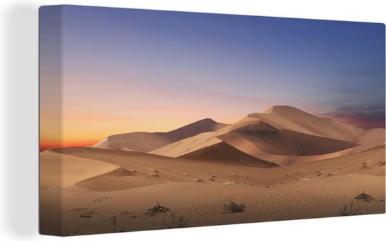 Canvas Schilderij Zandduinen in woestijn tijdens een zonsopgang bij de Sossusvlei in Afrika - 40x20 cm - Wanddecoratie