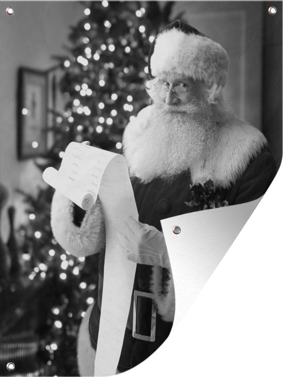 Muurdecoratie buiten De leeslijst van de kerstman met op de achtergrond een kerstboom - zwart wit - 120x160 cm - Tuindoek - Buitenposter