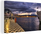 Coucher de soleil avec ciel dramatique à Izmir en Europe Toile 60x40 cm - Tirage photo sur toile (Décoration murale salon / chambre)