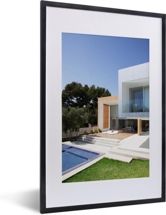 Photo dans le cadre - Piscine extérieure cadre photo maison moderne noir  avec passe... | bol