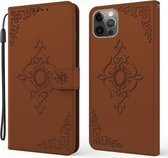 Reliëf Fortune Flower Pattern Horizontale Flip Leren Case met Houder & Kaartsleuf & Portemonnee & Lanyard Voor iPhone 12/12 Pro (Bruin)