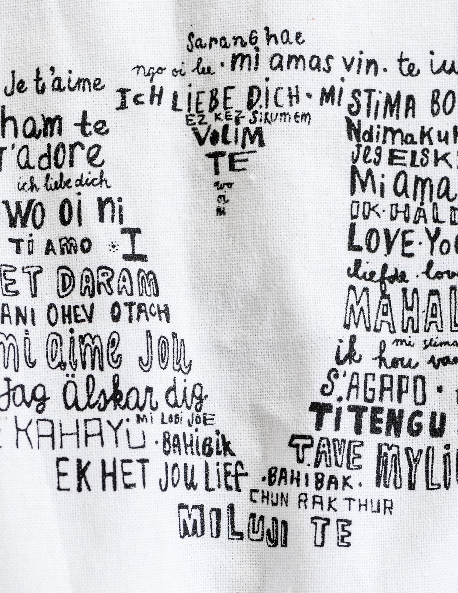 vtwonen - Tafelkleed Happy - Tafellaken - 150x250cm