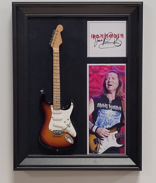 Dave Murray Iron Maiden Miniatuur Gitaar met lijst wanddecoratie 20x15 cm-Miniature- Guitar-Mini -Guitar- Collectables-decoratie -gitaar-Gift--Kado- miniatuur- instrument-Cadeau-verjaardag