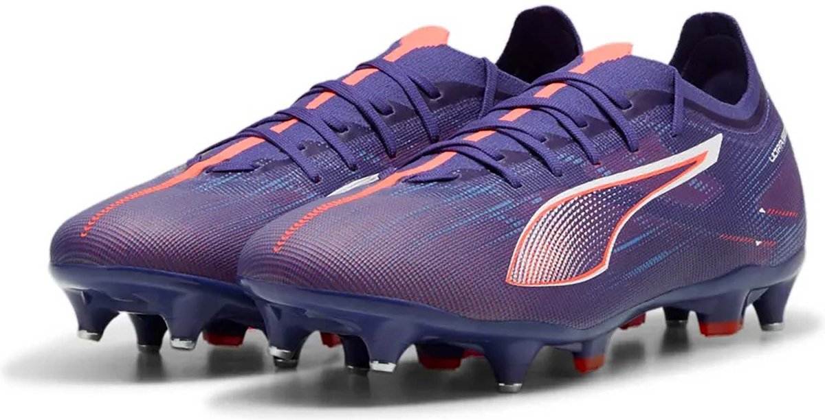 Puma Ultra 5 Match Mxsg voetbalschoenen in Lapis Lazuli met lichtgewicht mesh en TPU-buitenzool met metalen noppen.