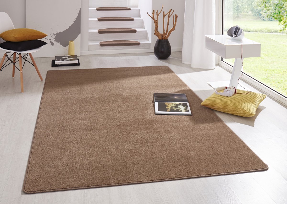 Flycarpets Uni Laagpolig Effen Vloerkleed - Fancy - Bruin 133x195 cm