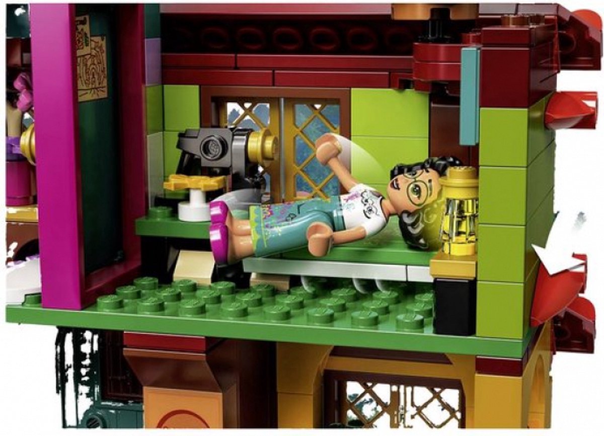 LEGO Disney Encanto Het Huis van de Familie Madrigal - 43202 — afbeelding 22