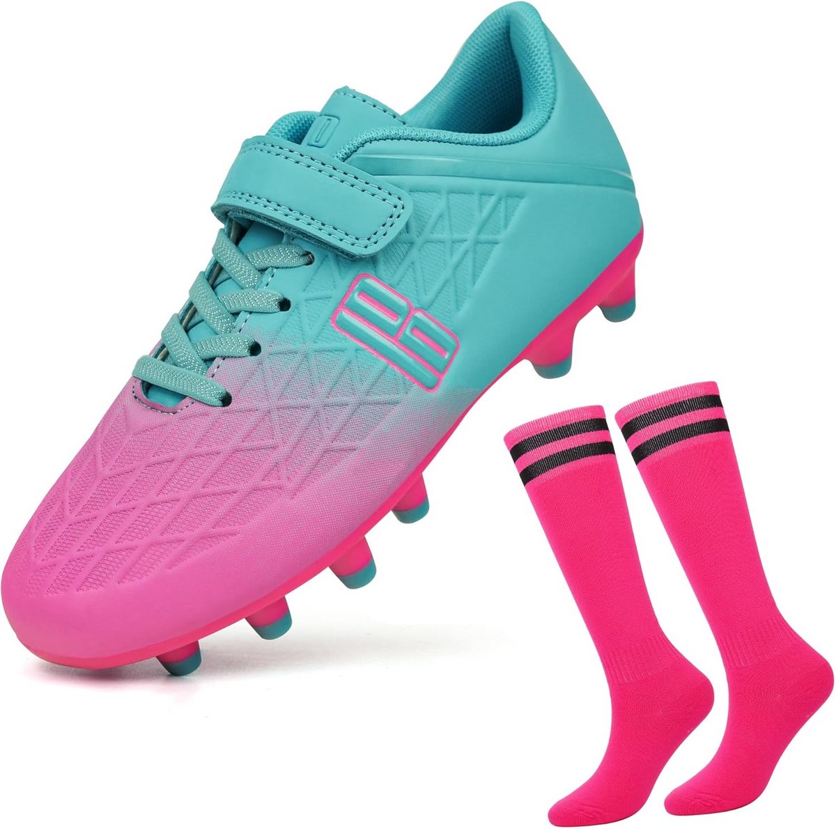 Stevige voetbalschoen in blauw en roze met bijpassende roze sokken, ideaal voor kinderen op stevige ondergronden.