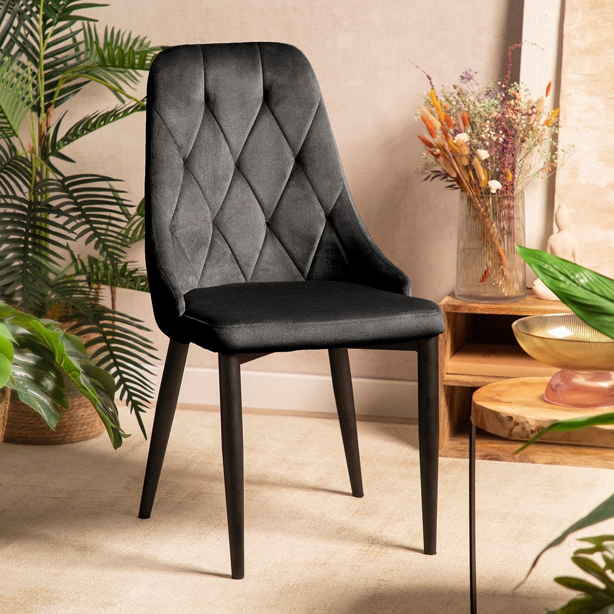 HOMLA - Chair - LOUIS QUILTER - velour black - 44x59x88 cm