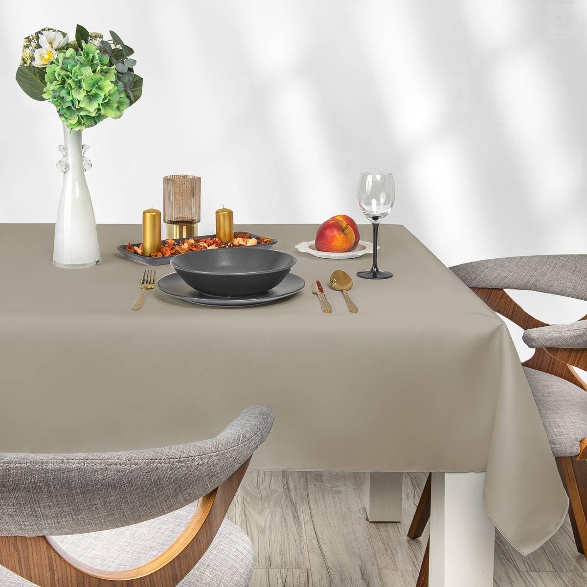 Cozy Home & Living - Tafellaken - 140x200 cm - Klassiek - Beige - Gemakkelijk Schoon te Maken