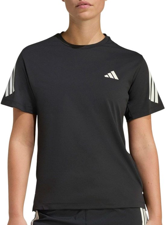 Zwart Adidas sportshirt met witte strepen op de mouwen en een logo op de borst.